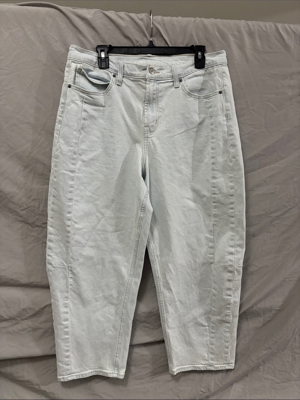 Old Navy High Waisted Barrel Leg Ankle Jeans in Light Wash size 14